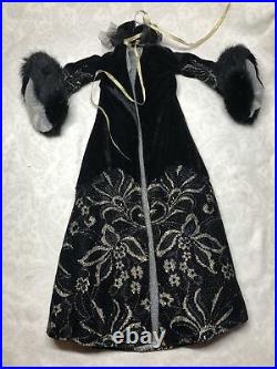 18 Tonner Evangeline Ghastly Outfit Velvet Evening Coat Black Jacket Cape M28