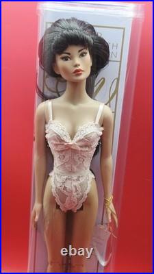 2002 Tonner Tyler Wentworth Collection Ready to Wear Mei Li 16 Doll NRFB