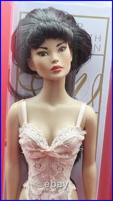 2002 Tonner Tyler Wentworth Collection Ready to Wear Mei Li 16 Doll NRFB