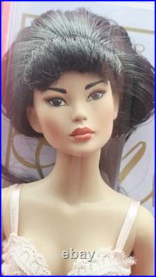 2002 Tonner Tyler Wentworth Collection Ready to Wear Mei Li 16 Doll NRFB 2002 Tonner Tyler Wentworth Collection Ready to Wear Mei Li 16 Doll NRFB