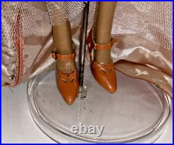 2007 TONNER POPPY PROMENADE OUTFIT FROM WIZARD OF OZ LE 500 With 16 DOLL & STAND