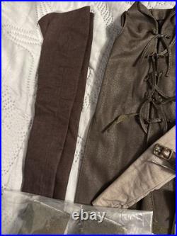 2010 Tonner-Lord of The Rings 17 Strider Ranger of the North (Outfit Only)