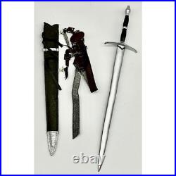 2010 Tonner-Lord of The Rings 17 Strider Ranger of the North (Outfit Only) 2010 Tonner-Lord of The Rings 17 Strider Ranger of the North (Outfit Only)