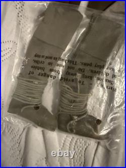 2010 Tonner-Lord of The Rings 17 Strider Ranger of the North (Outfit Only)