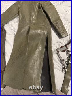 2010 Tonner-Lord of The Rings 17 Strider Ranger of the North (Outfit Only)