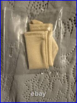 2010 Tonner-Lord of The Rings 17 Strider Ranger of the North (Outfit Only)