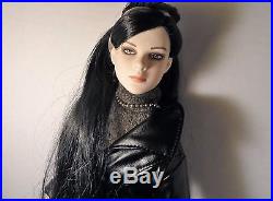 2011 Re-Imagination 16 Tonner Doll Unhappily Ever After withDifferent Outfit