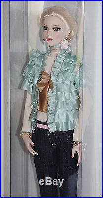 2011 Robert Tonner CAMI BASIC PLATINUM 16 Doll in Tonner UP & OUT Outfit EUC