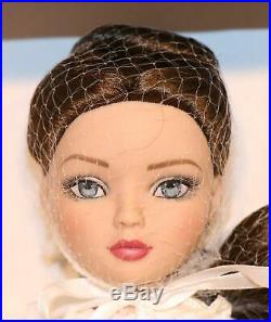 2011 Tonner Doll Ellowyne Wilde Uncomfortably Blue LE 1000 + Complete Outfit Box