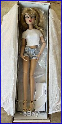 AGATHA PRIMROSE BASIC, BROWN SUGAR Tonner Doll w Outfit Orig Box & Shipper
