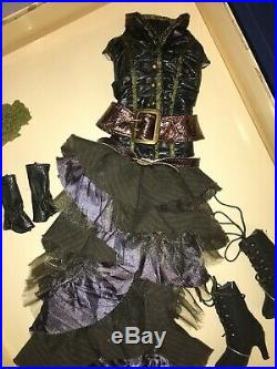 A LITTLE BIT DARKERELLOWYNE WILDE16 Fashion Doll OUTFIT NRFB