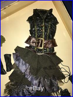 A LITTLE BIT DARKERELLOWYNE WILDE16 Fashion Doll OUTFIT NRFB