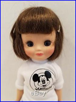BETSY McCALL LOVES DISNEY8 DOLLTONNER DOLL with 2 Extra Outfits
