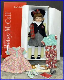 BETSY Mc CALL DOLL BETSY TRAVEL TIME with EXTRA OUTFIT & ACCESSORIES