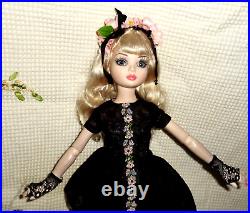 Beautiful Ellowyne New Year, New Look Ensemble-gorgeous Boots-never Used-no Doll