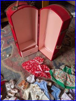 Betsey Mccall Wardrobe And 8 Outfits