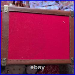 Betsey Mccall Wardrobe And 8 Outfits