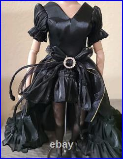 DRESS V-NECK SLANT-CUT TRAIN WithSHOES, STOCKINGS EARRING FOR TONNER TYLER (E56)