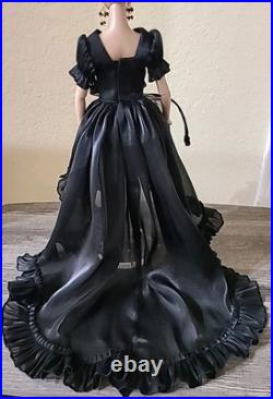 DRESS V-NECK SLANT-CUT TRAIN WithSHOES, STOCKINGS EARRING FOR TONNER TYLER (E56)