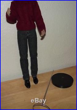 EUC- 17 Matt Doll with Beard/Stache-by Tonner-Complete Outfit /Stand-No Box