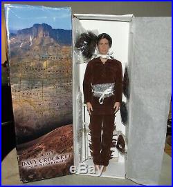 EUC-Disney-17 Davy Crockett King of the Wild Frontier-By Tonner Full Outfit-Box