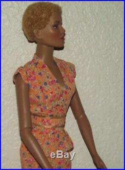 EUC-Rare- Afro American 16 Female Doll, flocked Hair withOutfit/Stand-LQQK