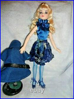 Ellowyne Wilde A Case Of The Blues Ensemble-beautiful Color Outfit-tonner Doll