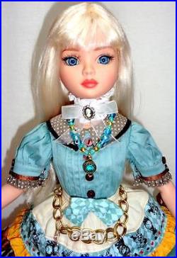Ellowyne Wilde Alice in Wonderland FLAMINGO Tonner 16 Doll Dollheart Outfit Box