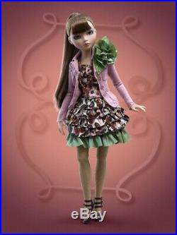 Ellowyne Wilde Going in Circles Complete DOLL & OUTFIT Tonner Wilde Imagine