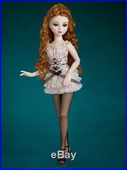 Ellowyne Wilde RESIN Decadent Daydream Two, COMPLETE doll & outfit Tonner pose