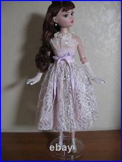 Ellowyne Wilde Top Tier Doll Dressed In Time Goes By