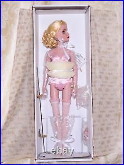 Essential Ellowyne Blonde Tonner Wilde Imagination 16 in Dressed Doll Orig Box 0