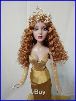 Evangeline Gastly Glinda head Windy Evenings Gold Outfit Complete with OOAK Crown