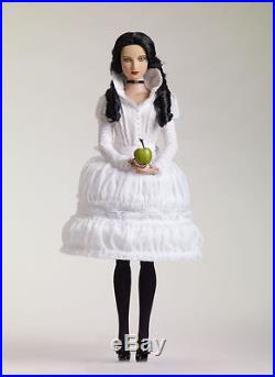 Extremely rare SOLD OUT Snow White Tyler Wentworth outfit Tonner doll LE 200