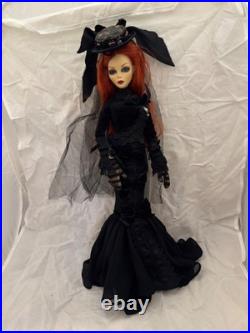 Forever Ghastly Resin used DOLL + OUTFIT Tonner Evangeline Ghastly LE 350