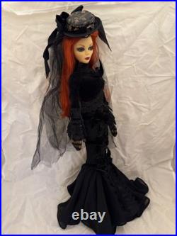 Forever Ghastly Resin used DOLL + OUTFIT Tonner Evangeline Ghastly LE 350