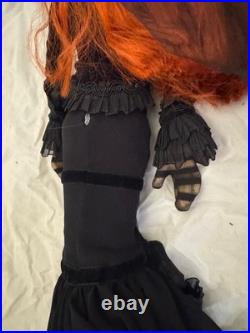 Forever Ghastly Resin used DOLL + OUTFIT Tonner Evangeline Ghastly LE 350