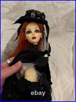 Forever Ghastly Resin used DOLL + OUTFIT Tonner Evangeline Ghastly LE 350