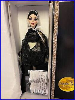 Full Moon Parnilla COMPLETE DOLL + OUTFIT Tonner Evangeline Ghastly LE200