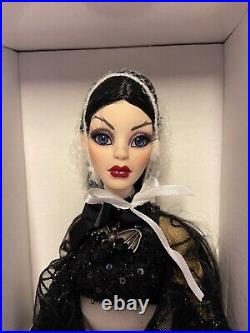 Full Moon Parnilla COMPLETE DOLL + OUTFIT Tonner Evangeline Ghastly LE200