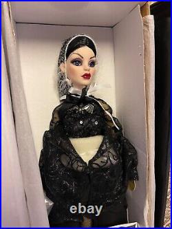 Full Moon Parnilla COMPLETE DOLL + OUTFIT Tonner Evangeline Ghastly LE200