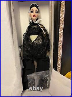 Full Moon Parnilla COMPLETE DOLL + OUTFIT Tonner Evangeline Ghastly LE200