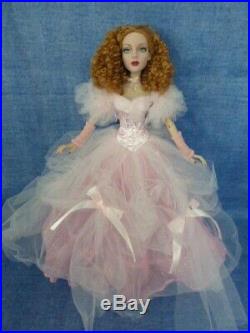Glinda the Good Witch FASHION / OUTFIT for Evangeline Ghastly body type 18-inch