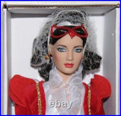 Her Majesty The Queen Of Hearts 16 Doll in Box with stand Tonner 2008 BW
