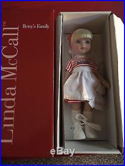 Linda McCall 10 Doll by Tonner In Original Box with 4 Extra Outfits