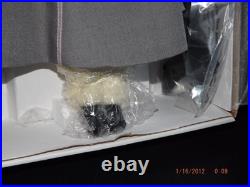 NIB- MARY POPPINS 17 Tonner Doll in her Gray Arrival Ensemble-LQQK