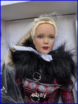 NRFB Tonner Ski Retreat Tyler Wentworth T5-TWDD-07 16 Doll LE 1500 + Shipper