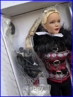 NRFB Tonner Ski Retreat Tyler Wentworth T5-TWDD-07 16 Doll LE 1500 + Shipper