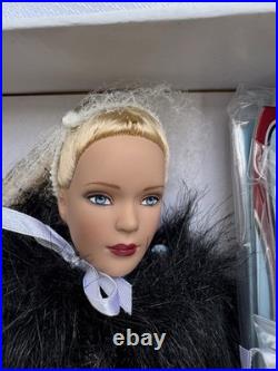 NRFB Tonner Ski Retreat Tyler Wentworth T5-TWDD-07 16 Doll LE 1500 + Shipper
