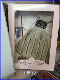 New- NRFB-2007 Cinderella Once Upon A Dream Outfit Set By Robert Tonner LE 1000